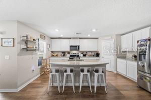 11014 GOLDEN WARLBER