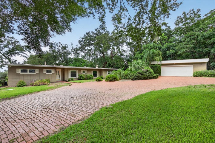Photo 1 of 39 — 2435 BROADVUE AVE, EUSTIS, FL 32726