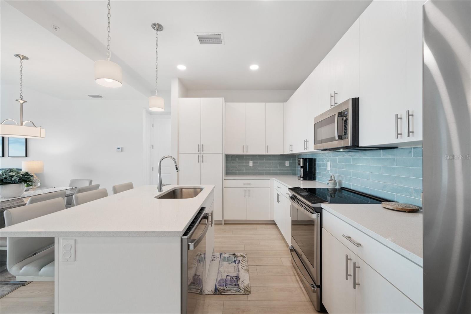 HARBOR AT TOWN CENTER CONDO - Residential