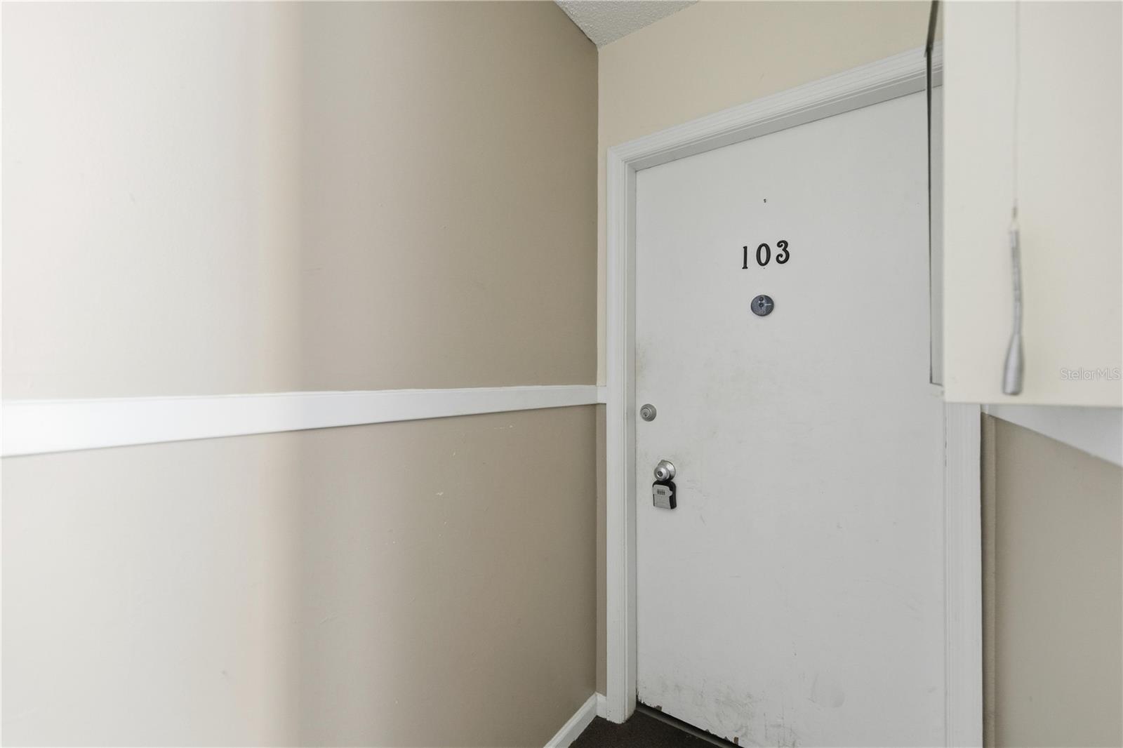 LEESBURG OAKHURST AT LEESBURG CONDO - Residential