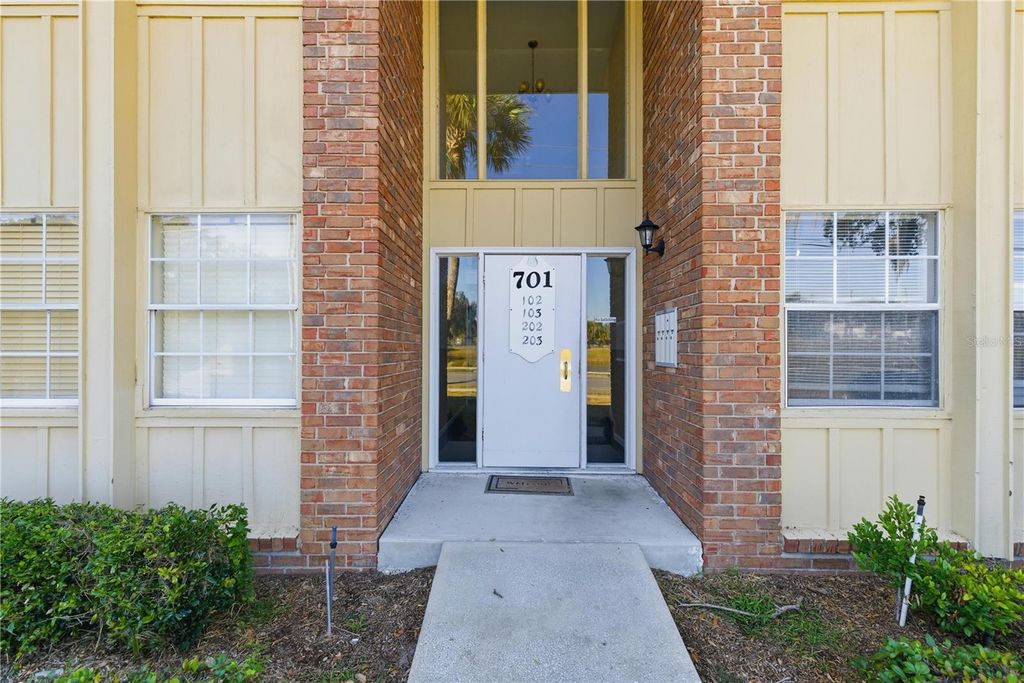 Photo of 701 Perkins Street #103, Leesburg, FL 34748 (MLS # G5104281)