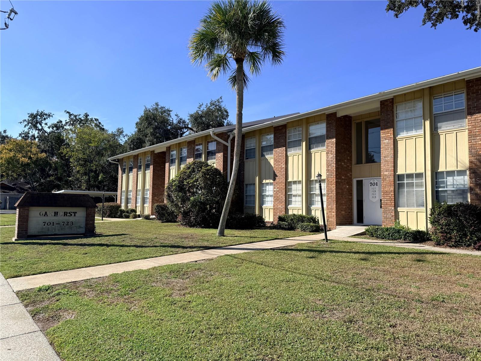 LEESBURG OAKHURST AT LEESBURG CONDO - Residential