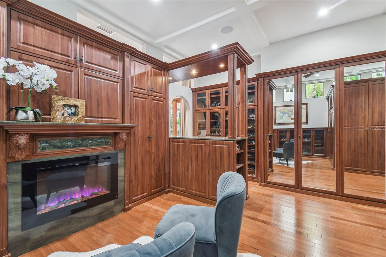 BAYSHORE ESTATES 4 - Residential