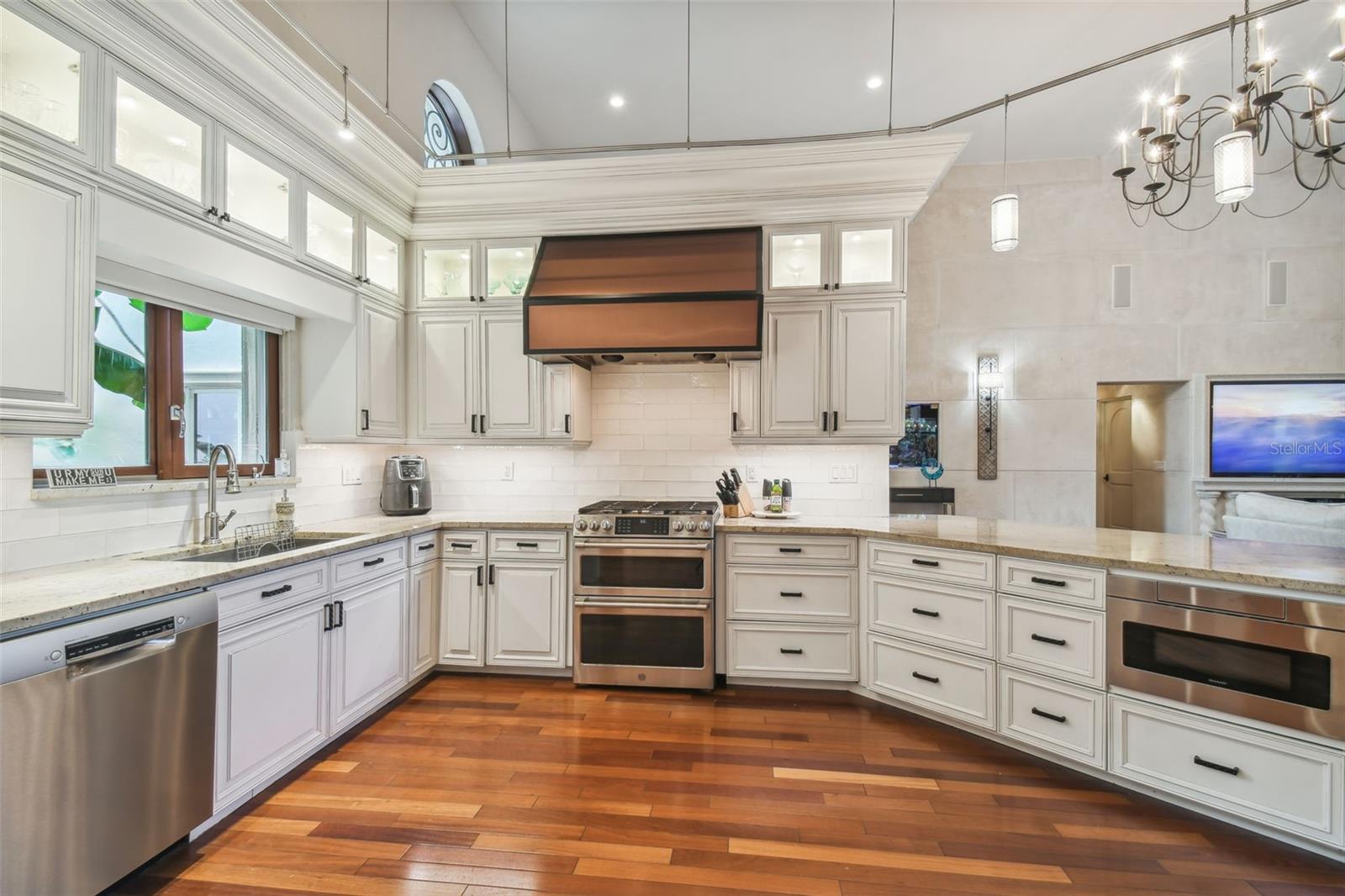 BAYSHORE ESTATES 4 - Residential