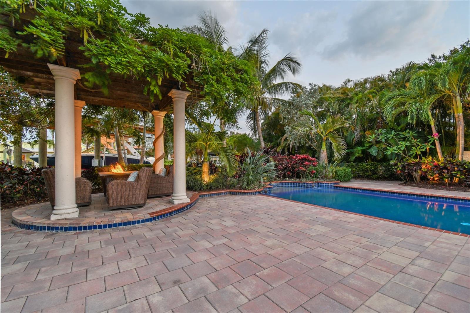 BAYSHORE ESTATES 4 - Residential