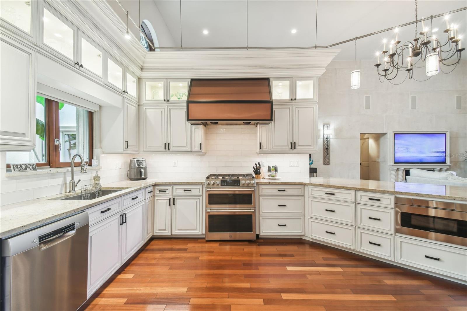 BAYSHORE ESTATES 4 - Residential