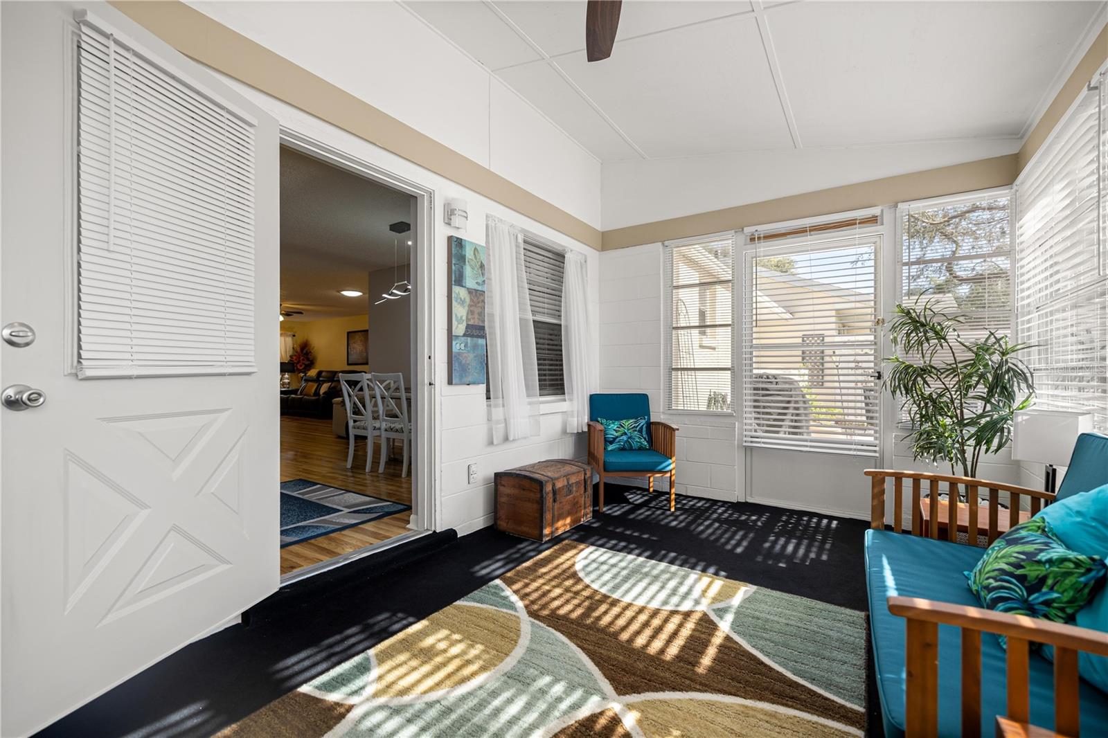 CIRCLE SQUARE WOODS - Residential