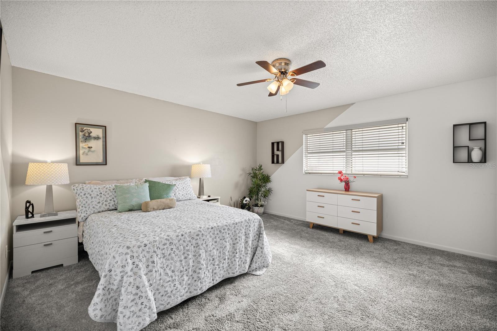 CIRCLE SQUARE WOODS - Residential