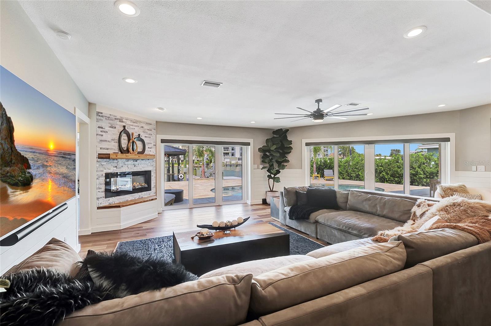 ISLAND ESTATES OF CLEARWATER - Residential