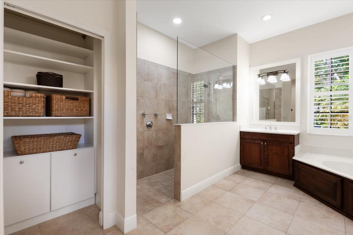 LAKEWOOD RANCH COUNTRY CLUB VILLAGE - Residential