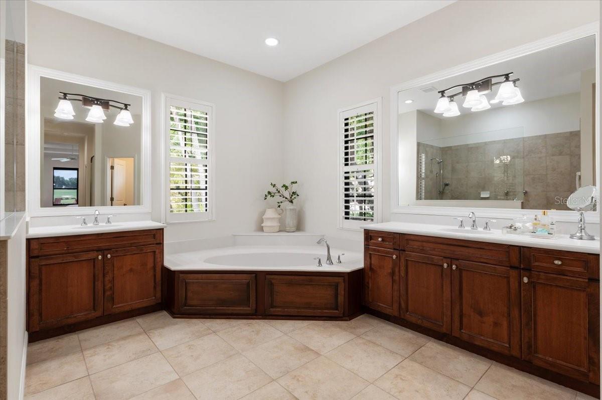 LAKEWOOD RANCH COUNTRY CLUB VILLAGE - Residential