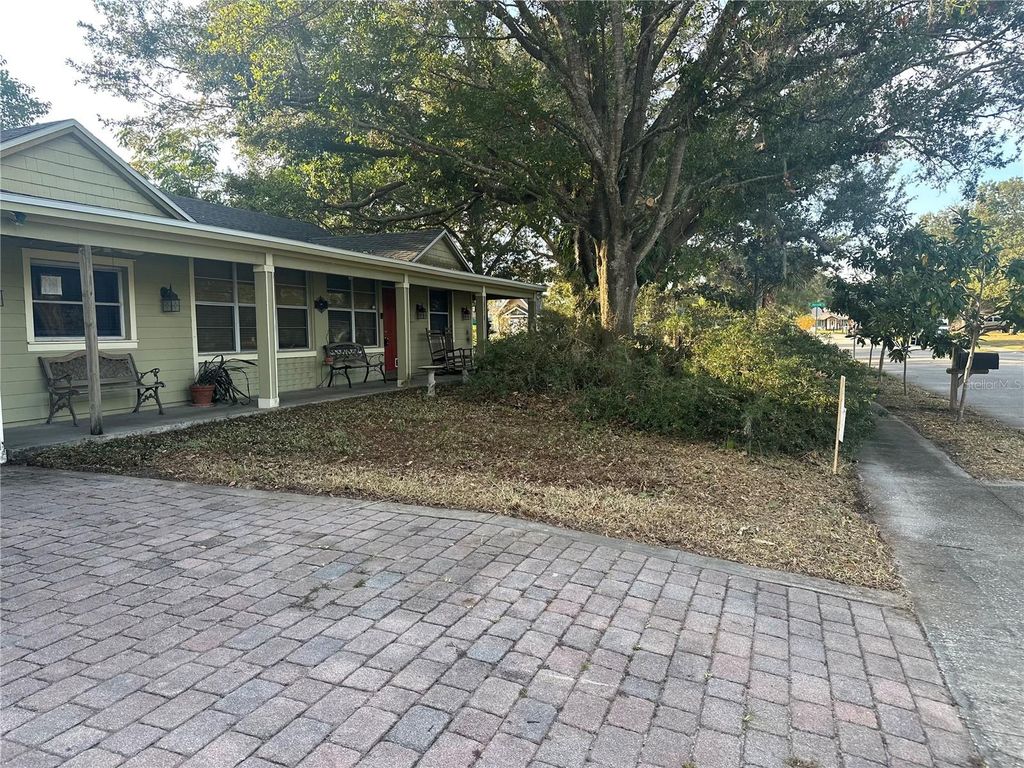 Photo of 518 Poinsettia Lane, Kissimmee, FL 34744 (MLS # S5143124)