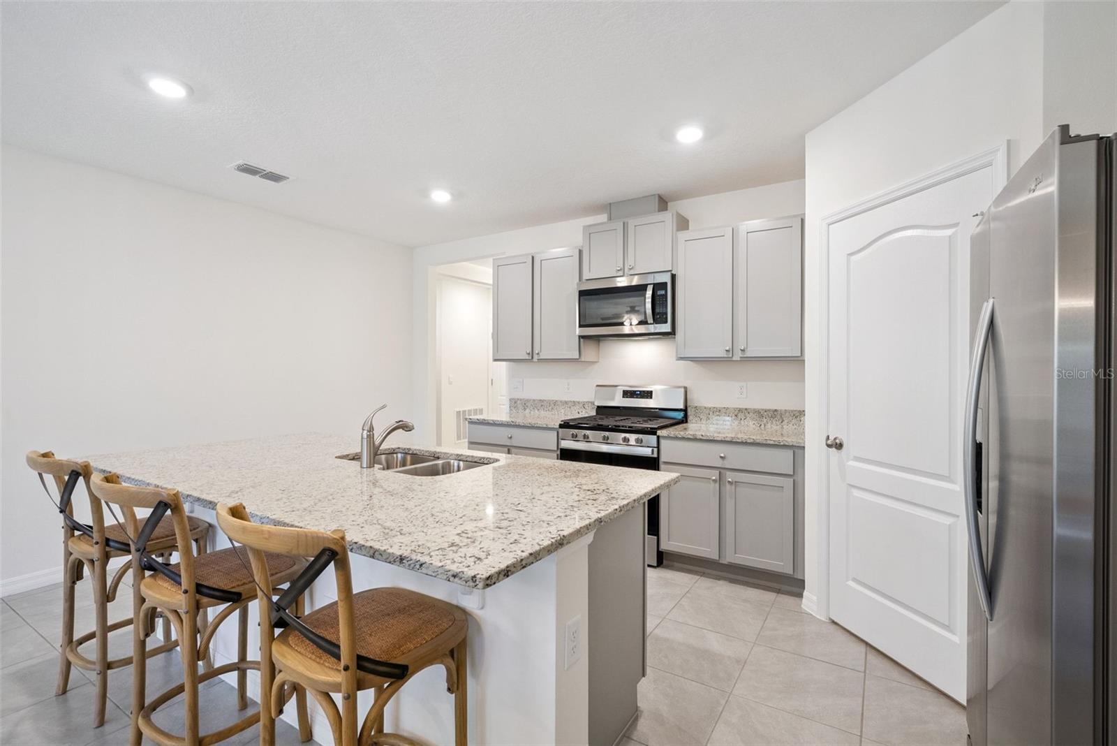 RIVIERA BELLA UN 9C - Residential