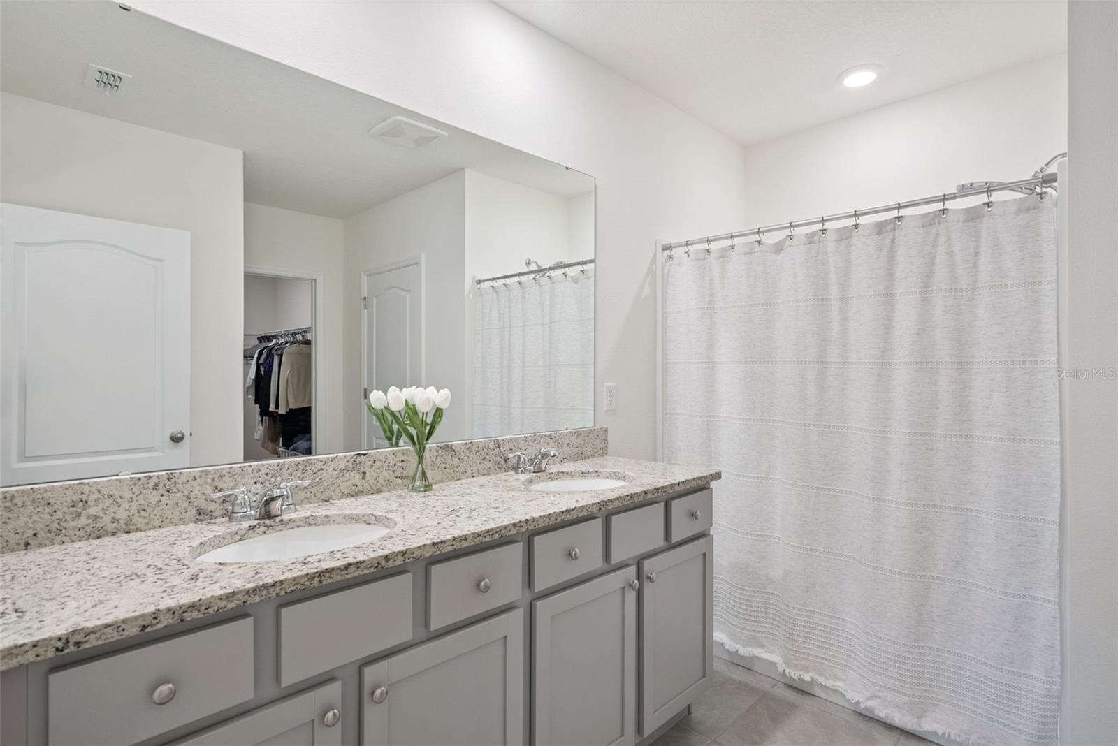 RIVIERA BELLA UN 9C - Residential