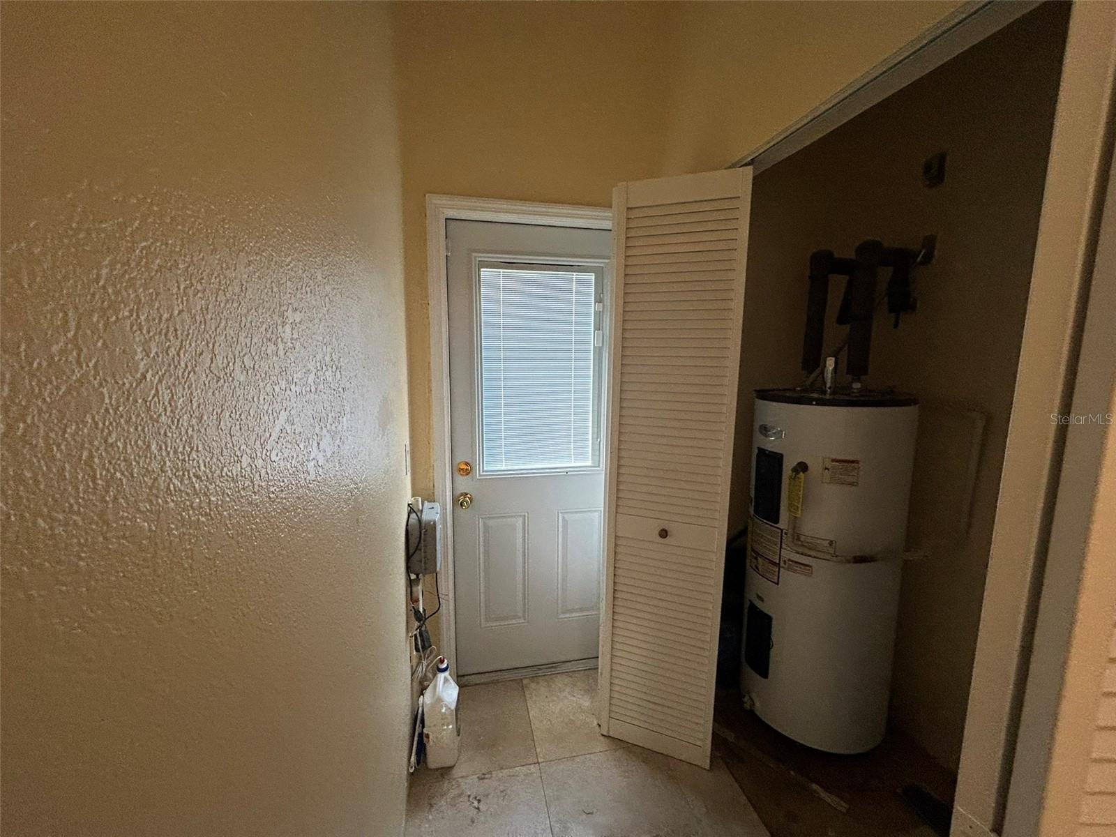 PORT CHARLOTTE SUB 09 - Residential Lease