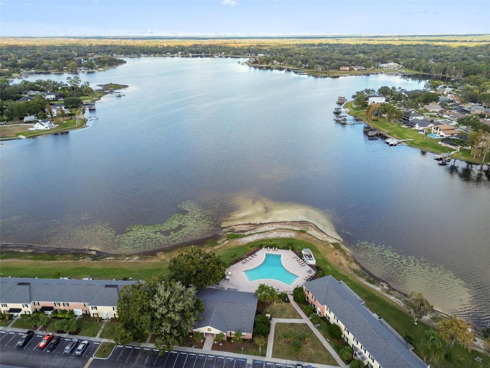 WHISPERING OAKS - Residential