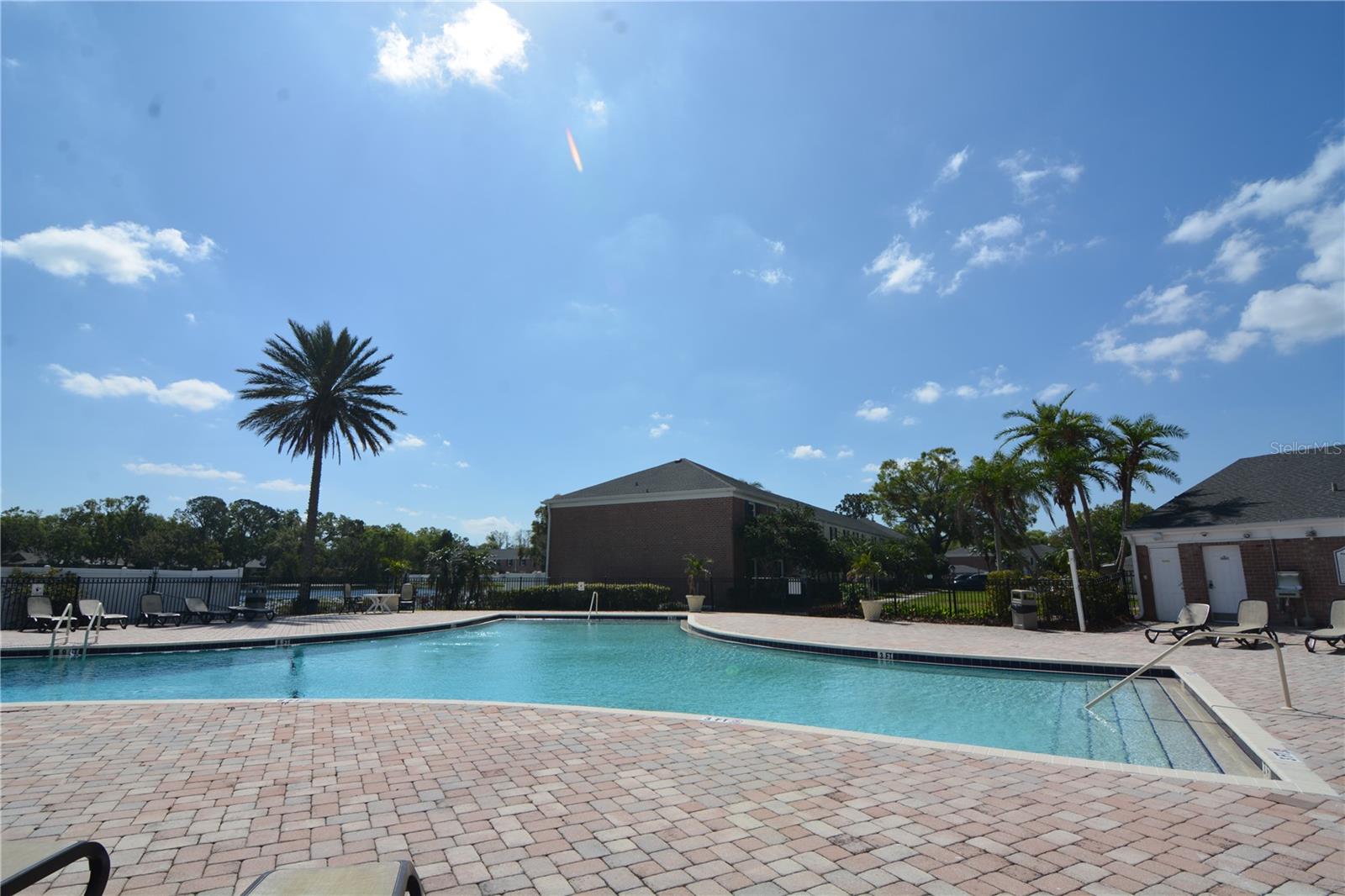 WHISPERING OAKS - Residential