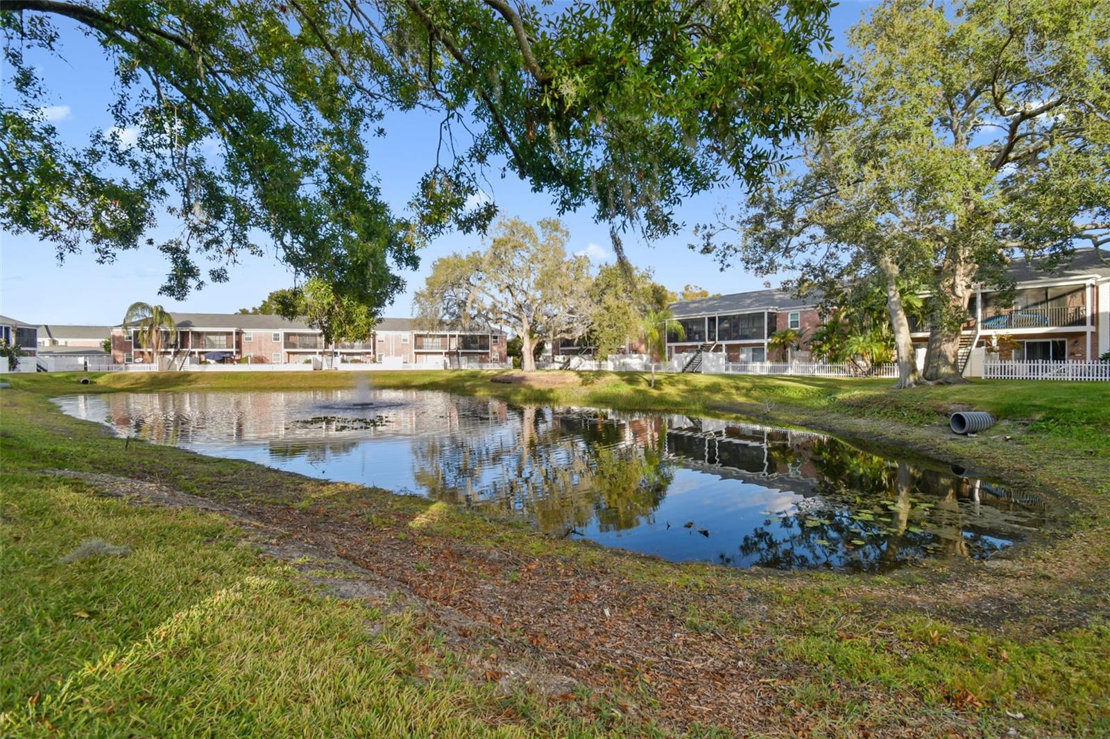 WHISPERING OAKS - Residential