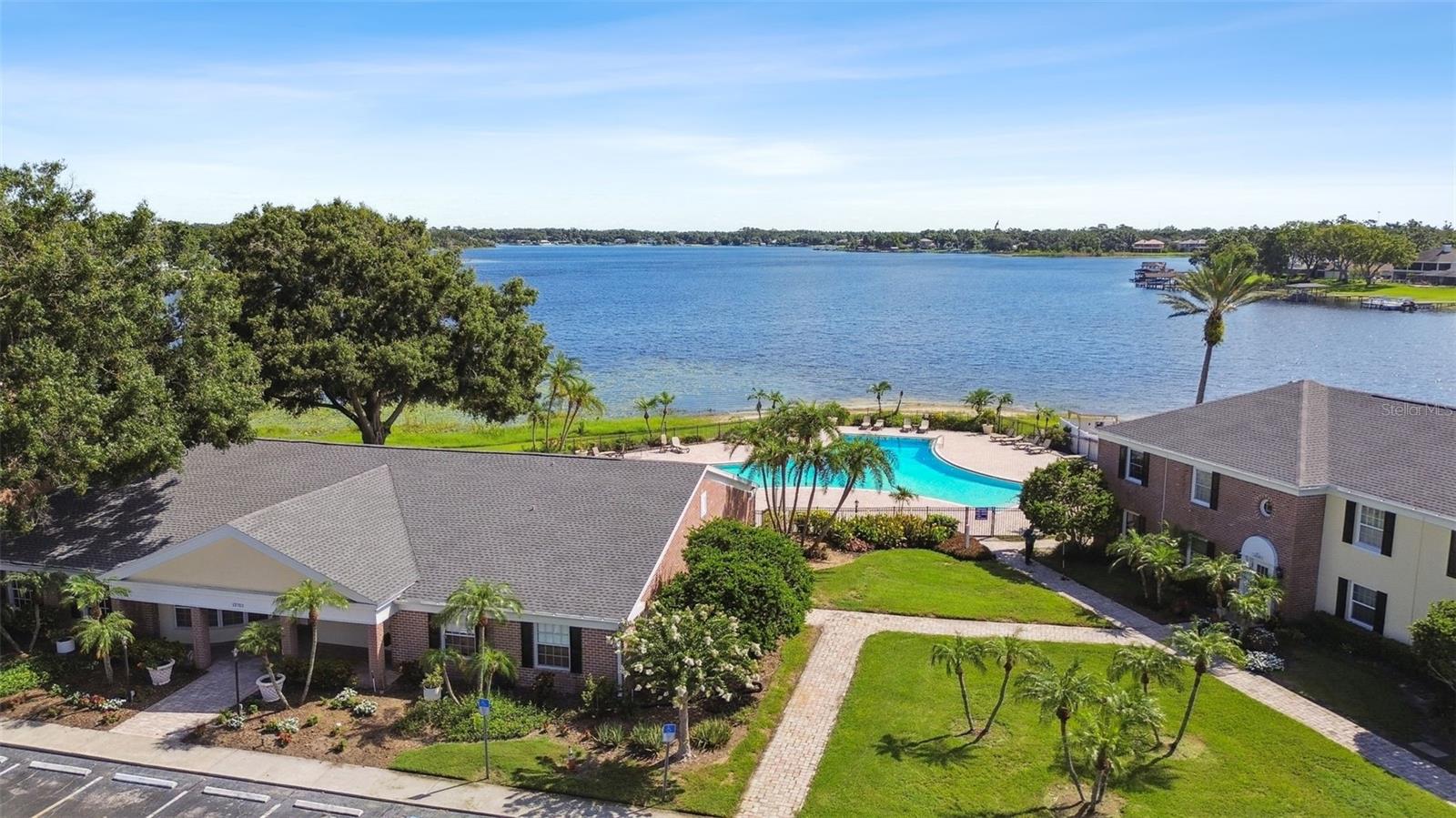 WHISPERING OAKS - Residential