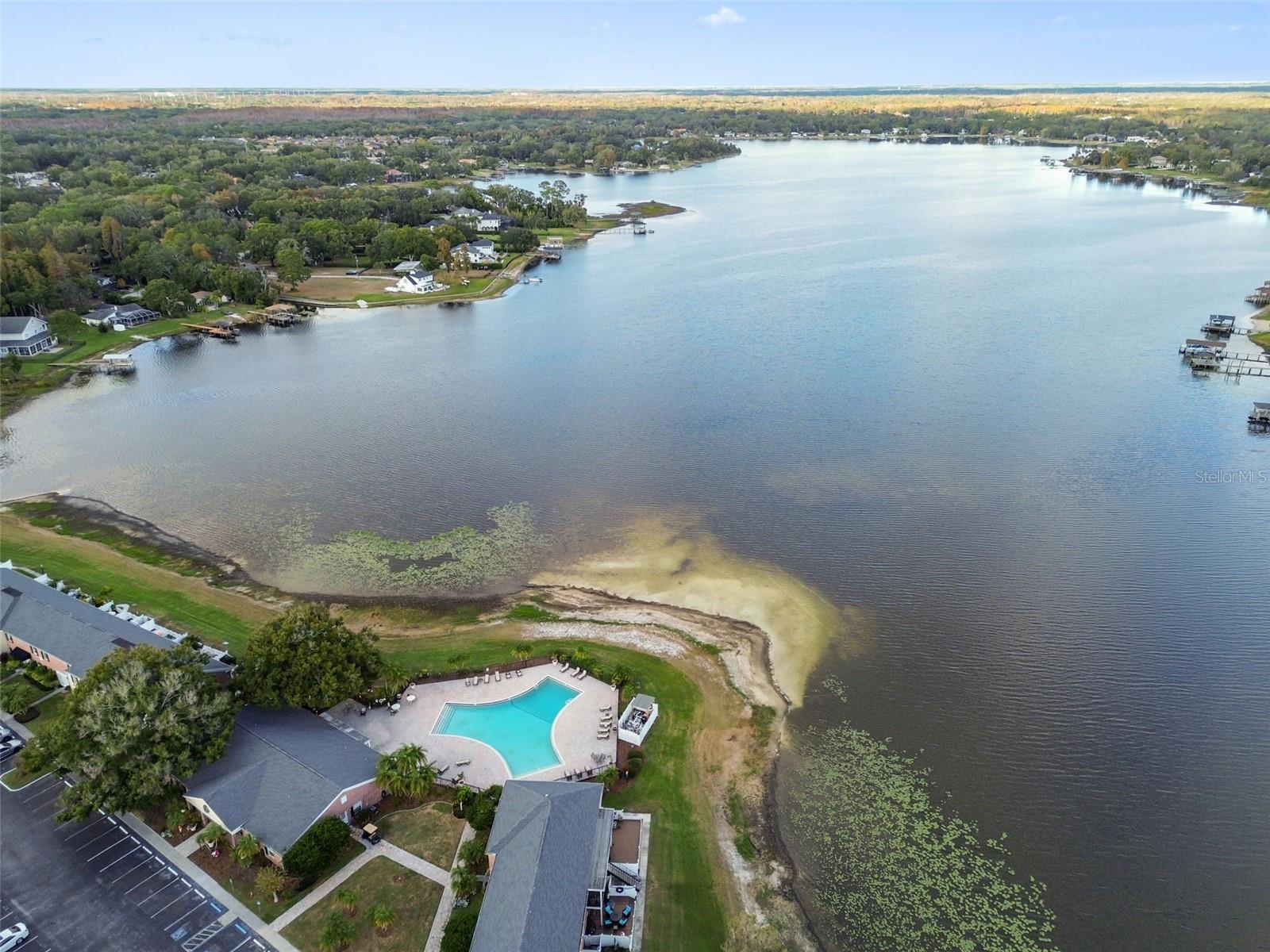 WHISPERING OAKS - Residential