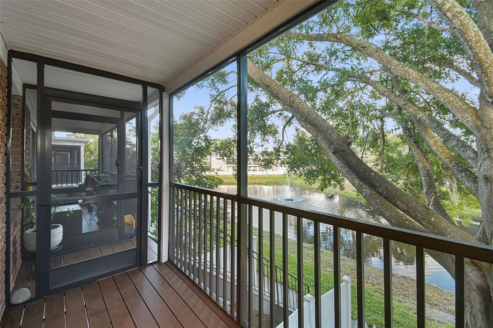 WHISPERING OAKS - Residential