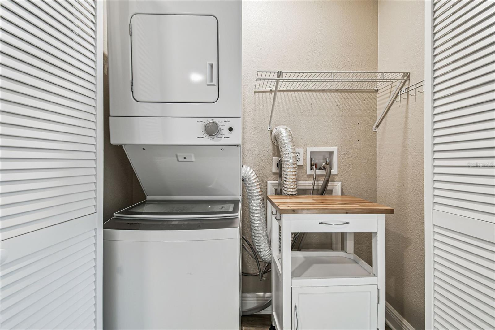 WHISPERING OAKS - Residential