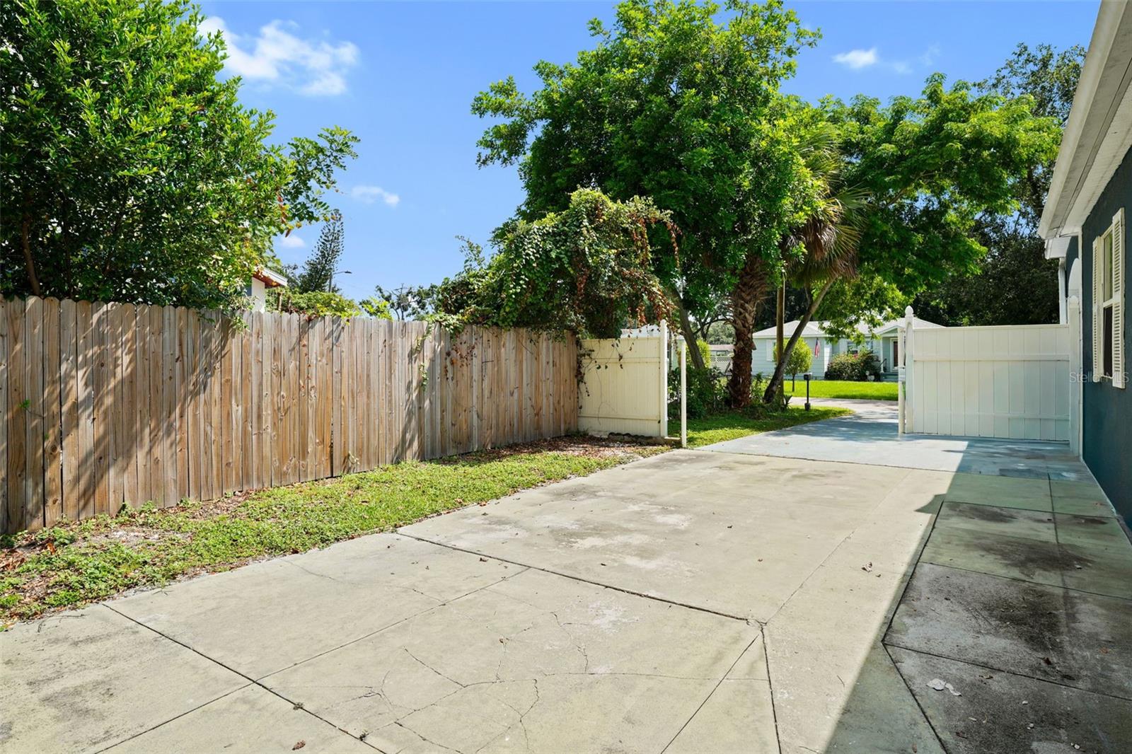 ARMENIA ESTATES - Residential Lease