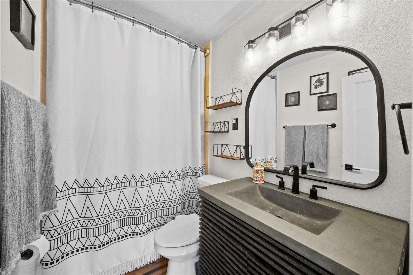 ARMENIA ESTATES - Residential Lease