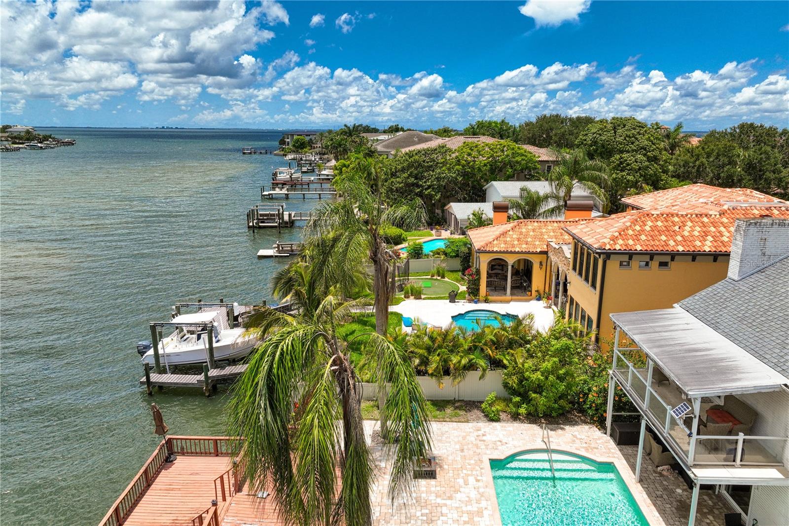 CAROL SHORES - Residential