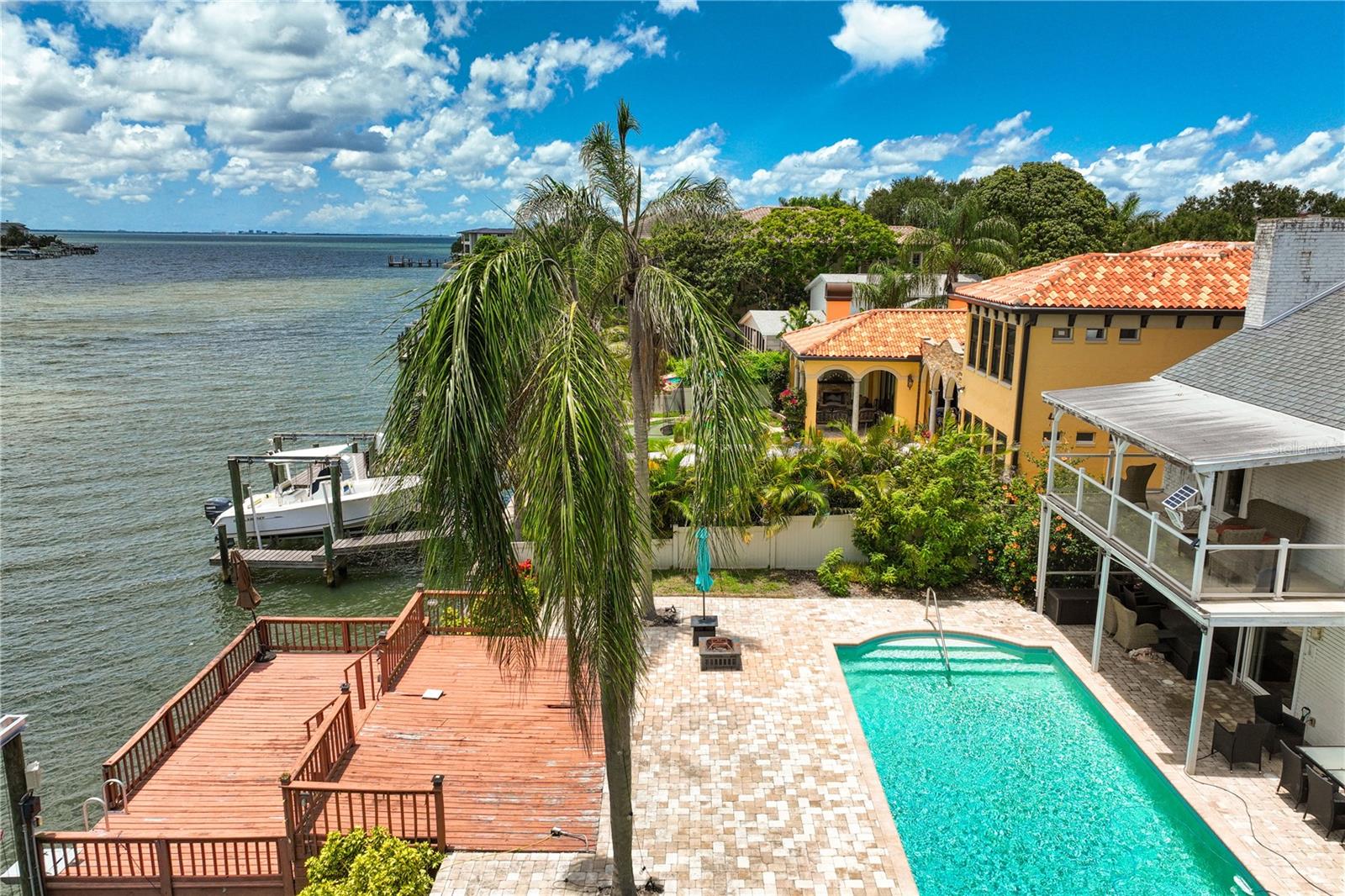 CAROL SHORES - Residential