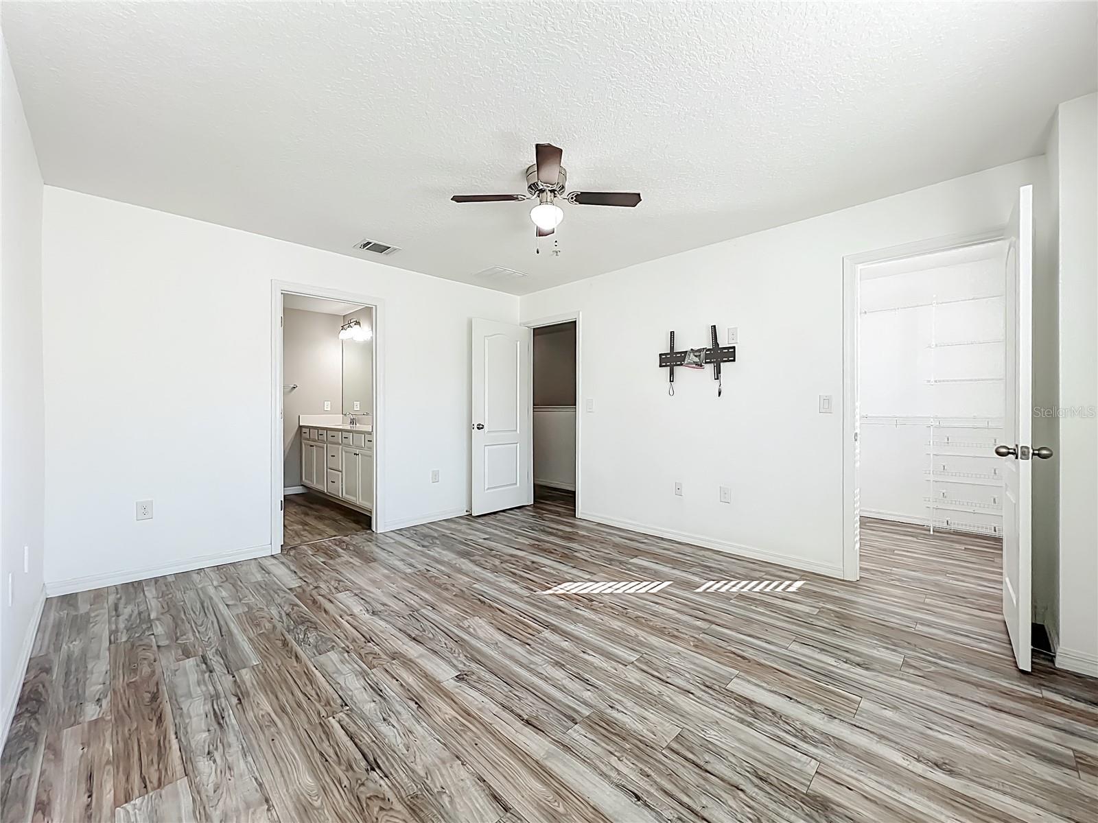 TOWNS AT WHITE CEDAR - Residential