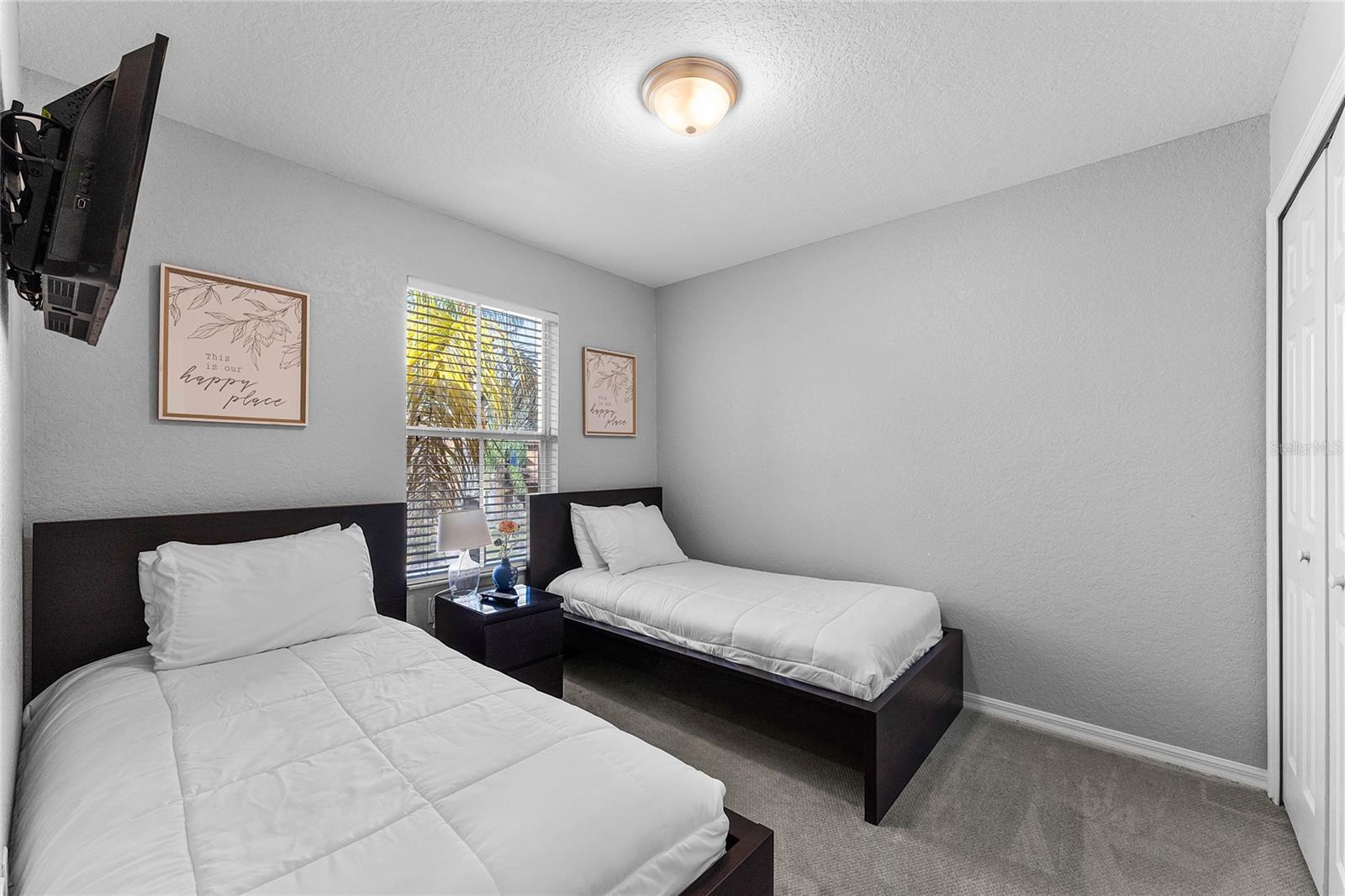 REGAL PALMS/HLND RESERVE - Residential