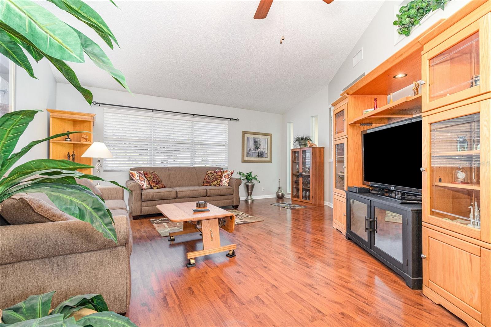 SCOTTISH HIGHLANDS CONDOMINIUM PHASE - Residential