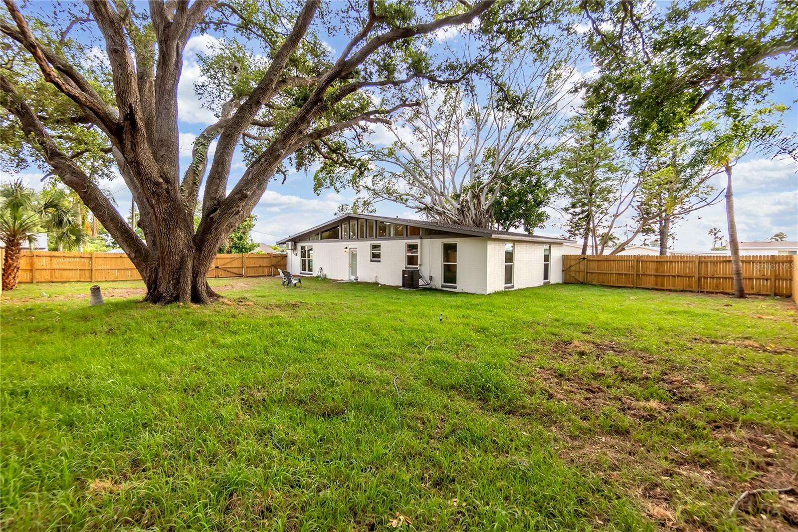 WEST ONECO - Residential