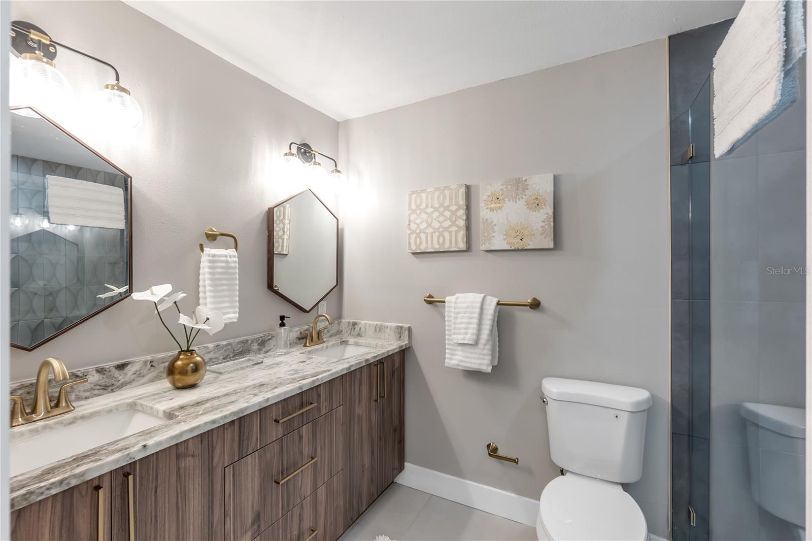 WEST ONECO - Residential