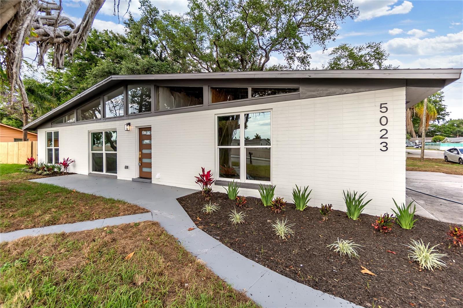 WEST ONECO - Residential