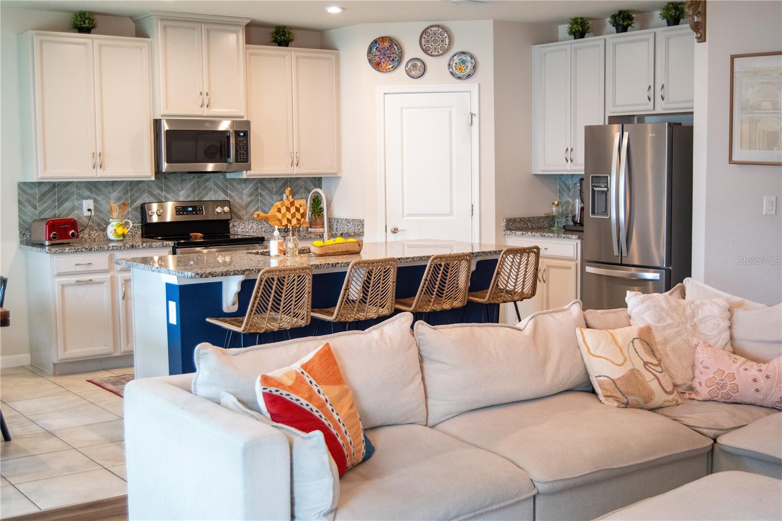 DORA LANDINGS - Residential