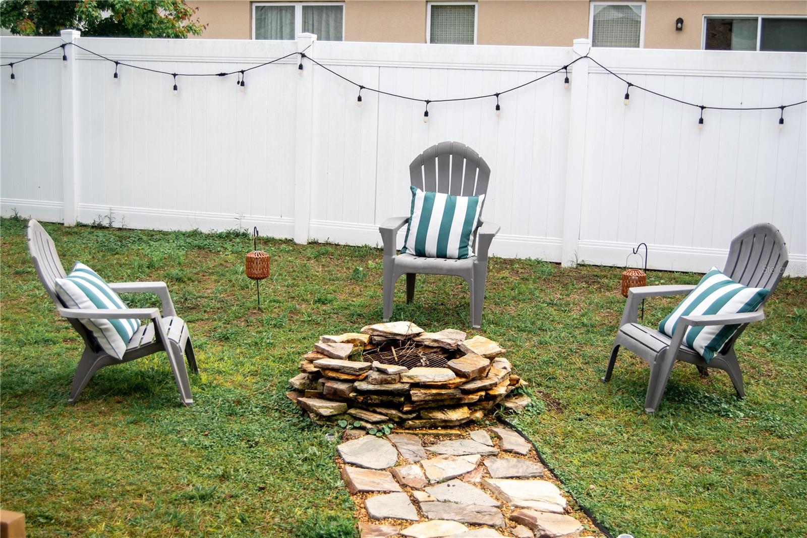 DORA LANDINGS - Residential