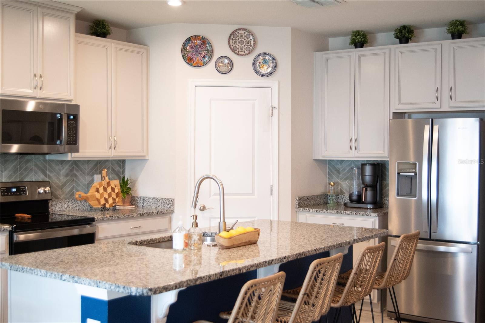 DORA LANDINGS - Residential