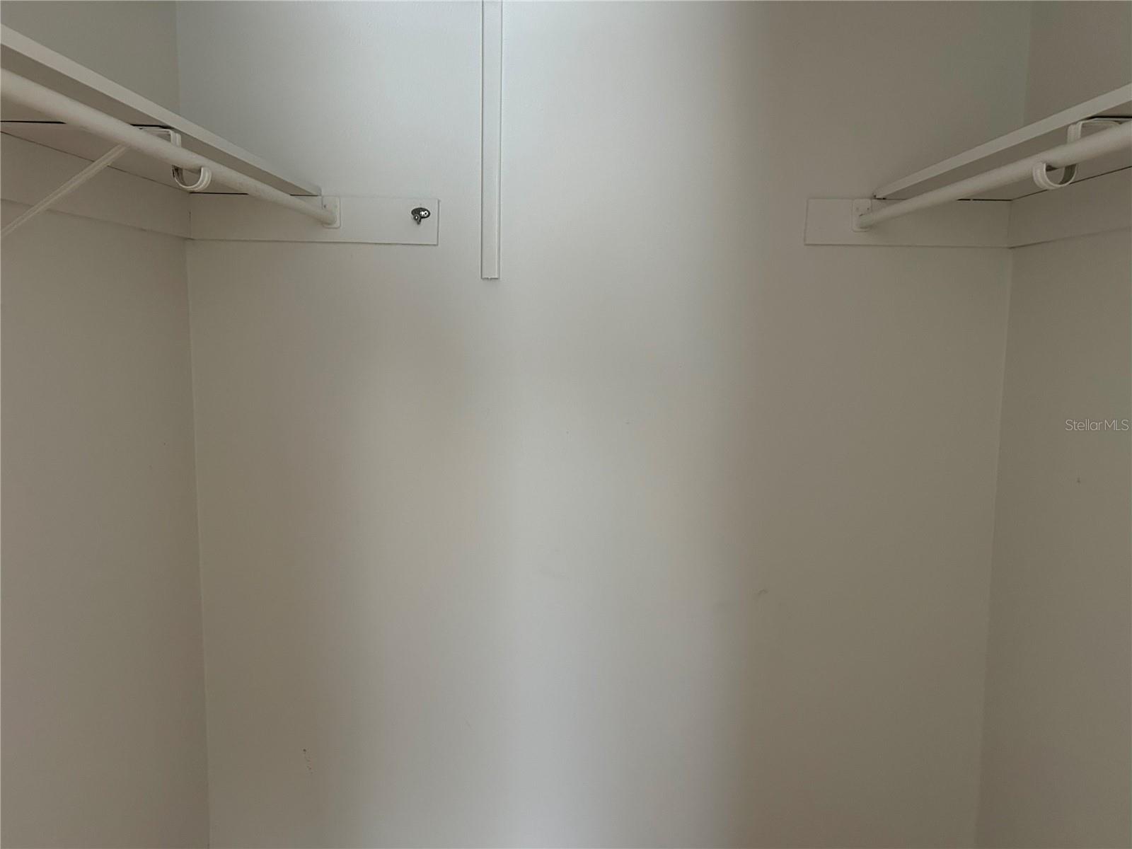 BAYSHORE ON THE LAKE APTS SEC 1 - Residential