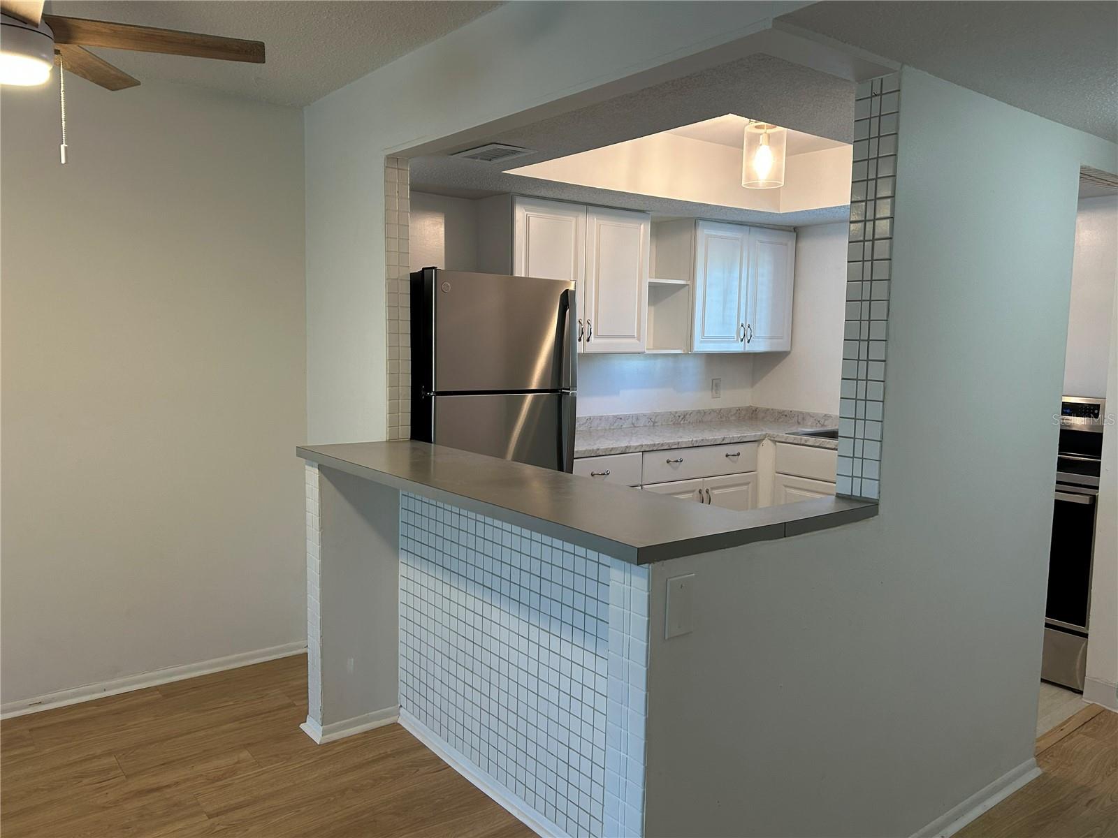 BAYSHORE ON THE LAKE APTS SEC 1 - Residential