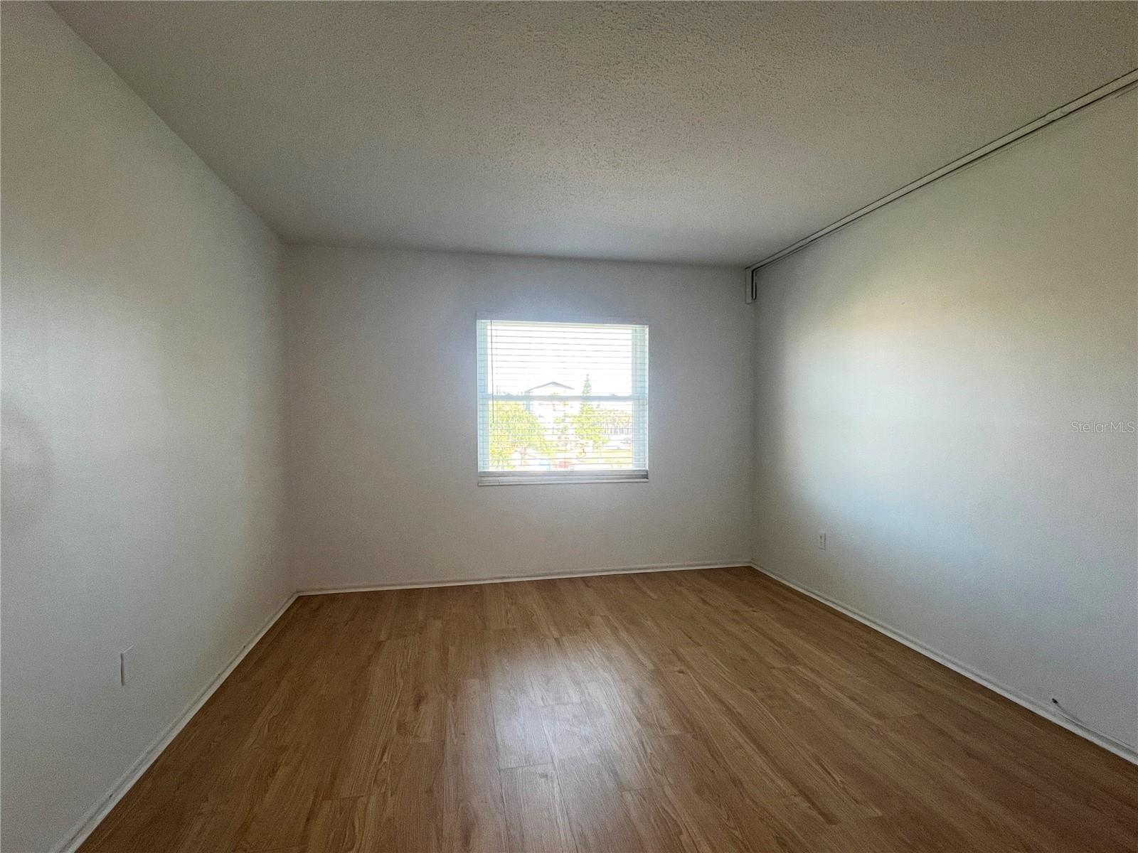 BAYSHORE ON THE LAKE APTS SEC 1 - Residential