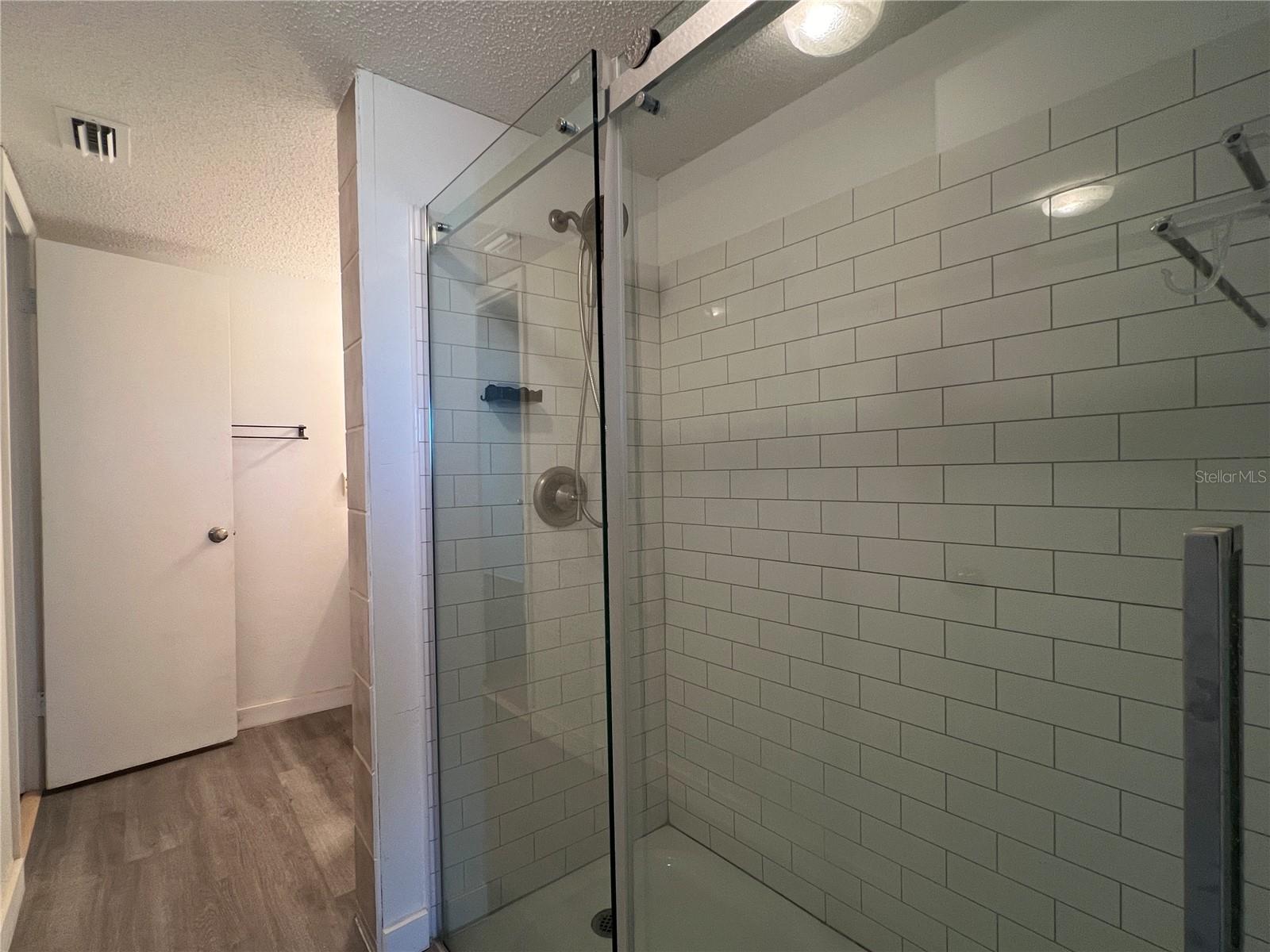 BAYSHORE ON THE LAKE APTS SEC 1 - Residential