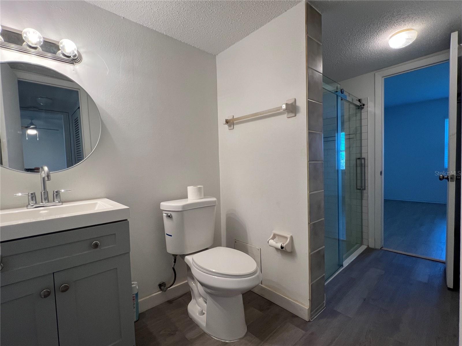 BAYSHORE ON THE LAKE APTS SEC 1 - Residential