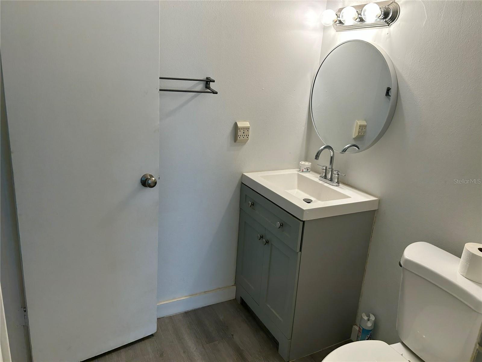 BAYSHORE ON THE LAKE APTS SEC 1 - Residential