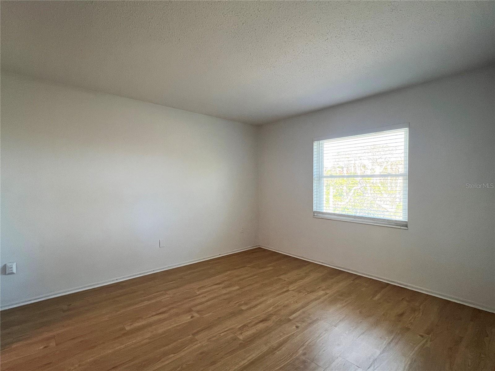 BAYSHORE ON THE LAKE APTS SEC 1 - Residential