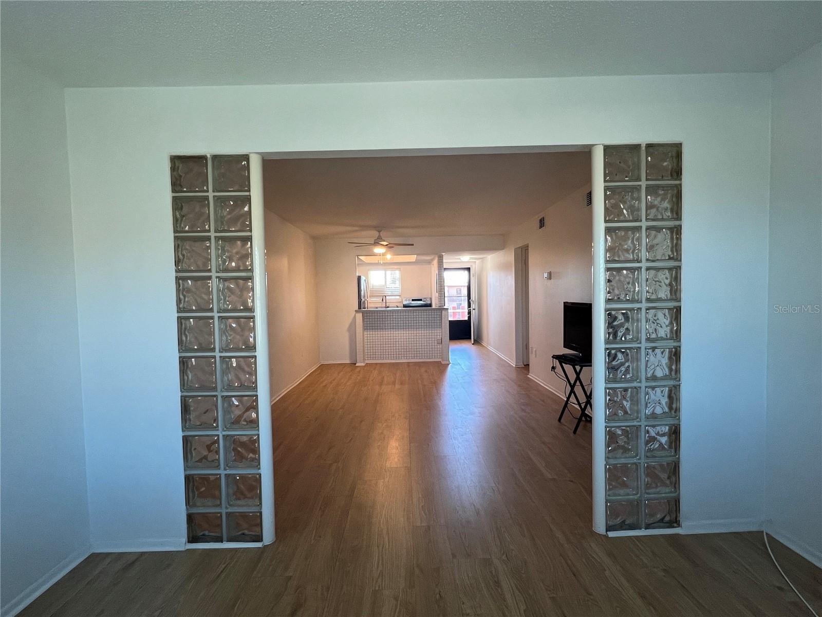 BAYSHORE ON THE LAKE APTS SEC 1 - Residential