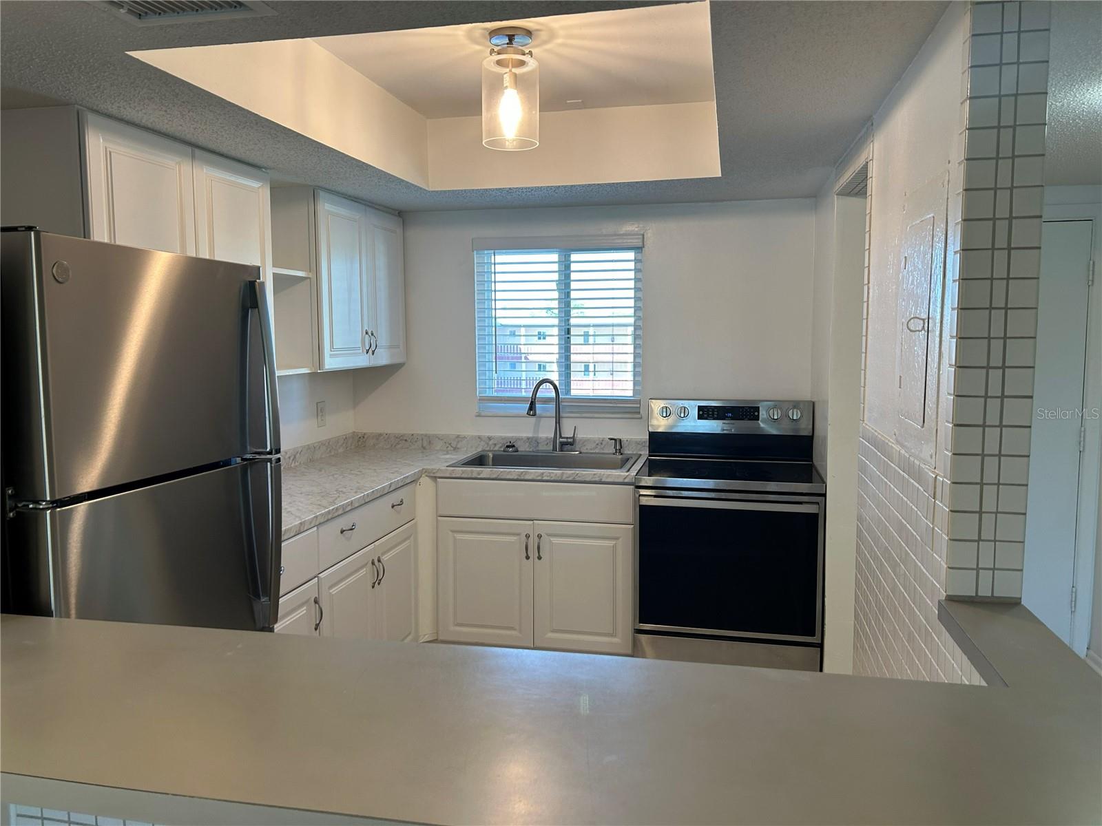 BAYSHORE ON THE LAKE APTS SEC 1 - Residential