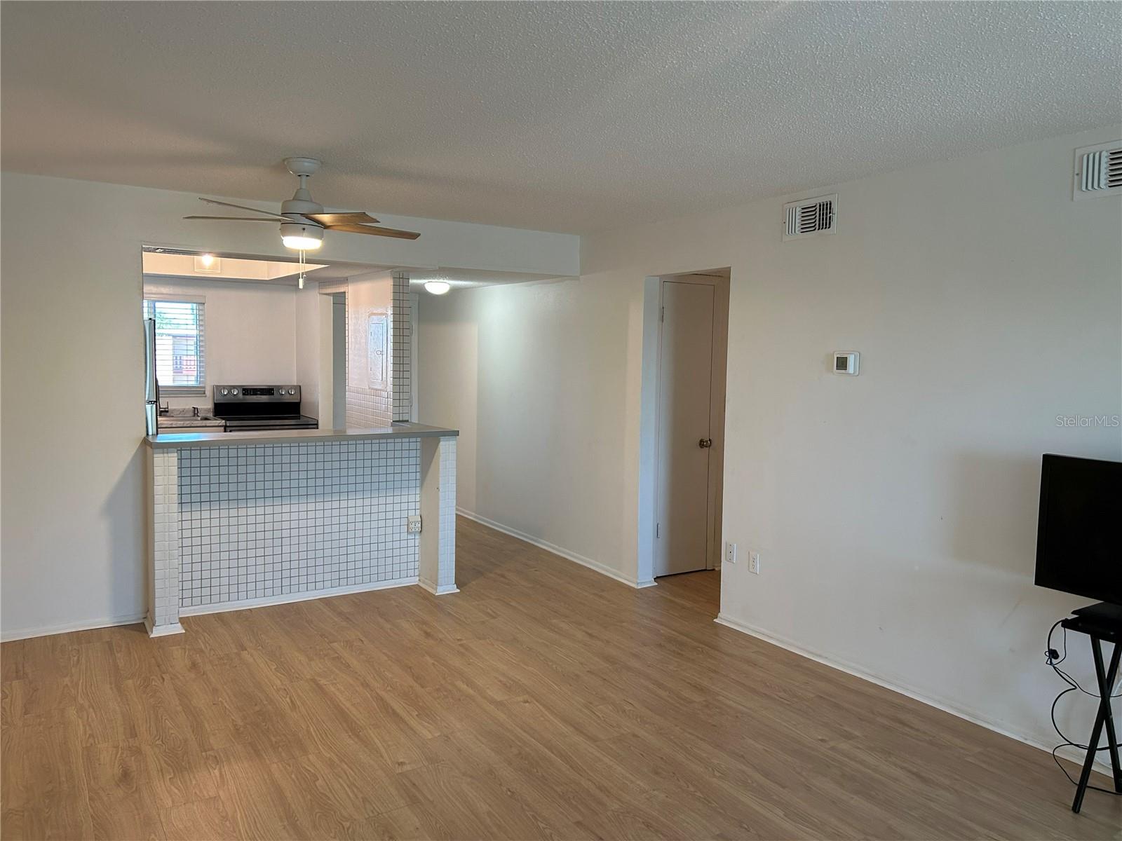 BAYSHORE ON THE LAKE APTS SEC 1 - Residential