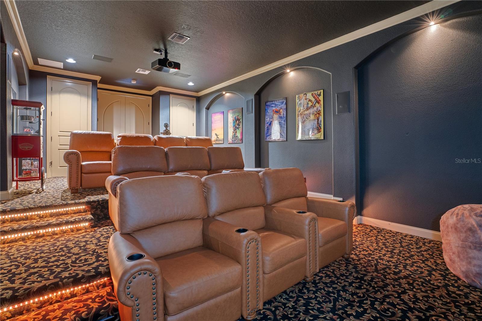 KEENES POINTE - Residential